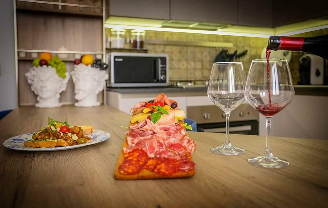 Le Suite Del Corso 切法卢 外观 照片